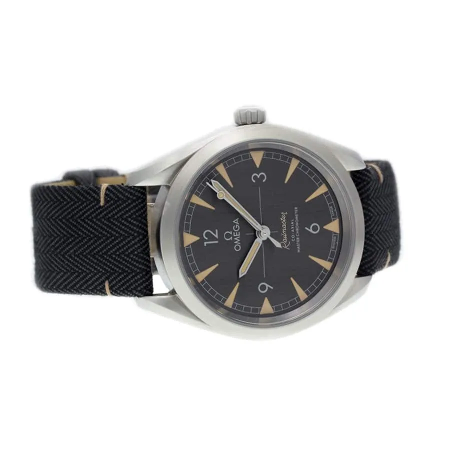 Omega Railmaster Co-Axial Master Chronometer Black Dial 220.12.40.20.01.001 Detailed Replica — detail 4