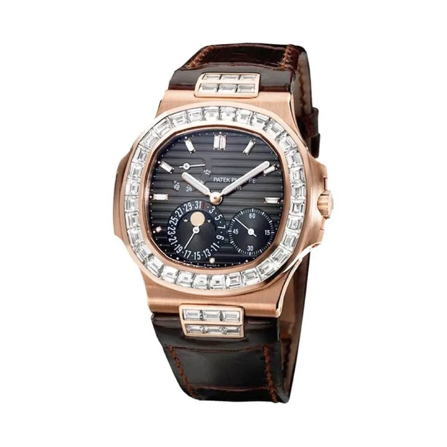 Patek Philippe Nautilus 5724 “Baguette Diamonds” 1:1 Clone Edition — detail 2