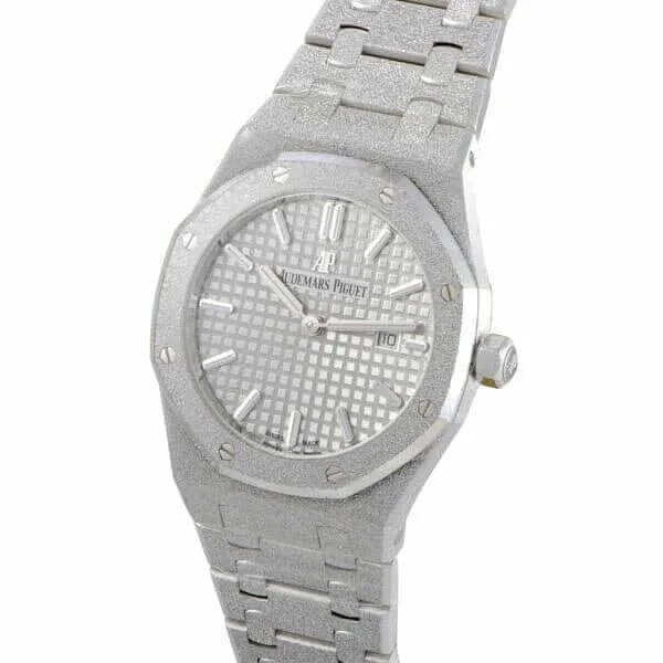Audemars Piguet Royal Oak 67653BC “Frosted Gold” Ultra Realistic Replica — detail 3
