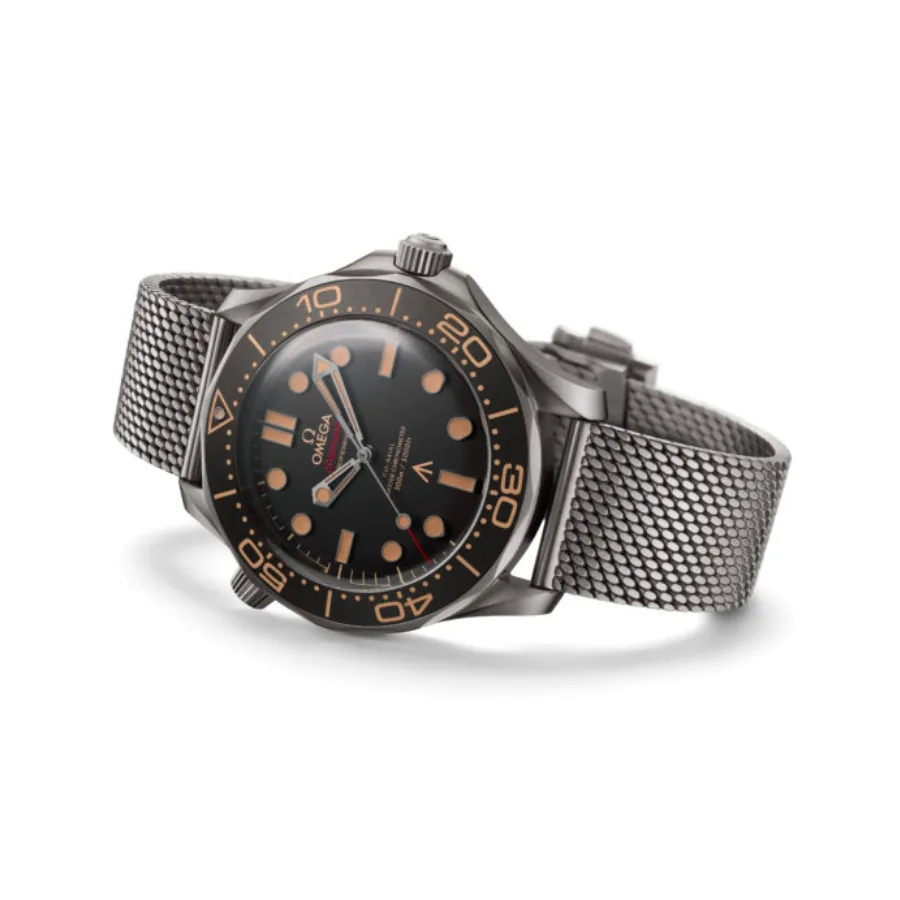 Omega Seamaster Diver 210.90.42.20.01.001 007 Edition Collector’s Copy 1:1 — detail 3