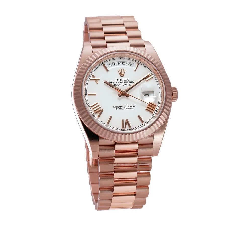 Rolex Day-Date 228235 “White Dial” Signature Replica 1:1 — detail 2